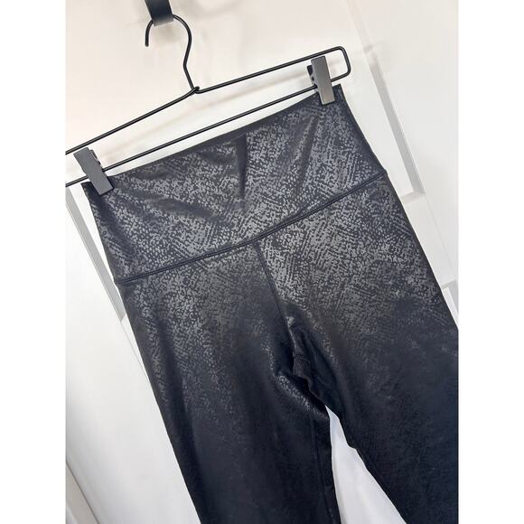 Offline by Aerie Womens The Hugger High Waisted Crackle Leggings Black SZ Medium - Picture 3 of 10